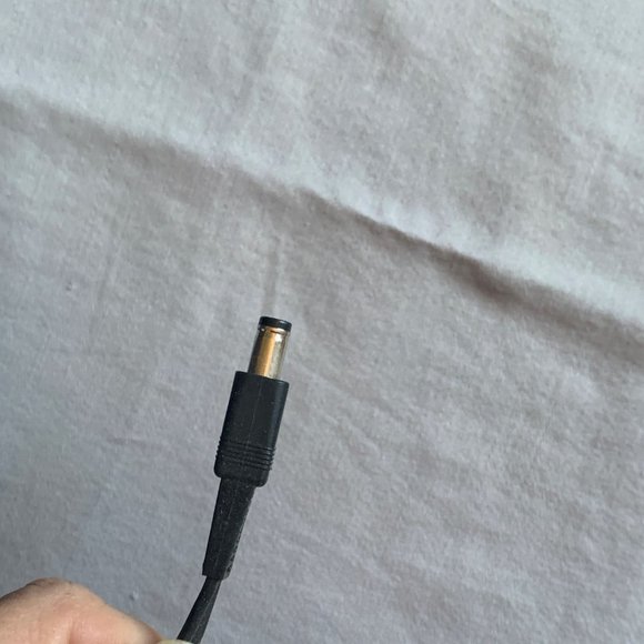 AOEM Power Adapter ADS0306-W120250 100-240V 50-60Hz 1A 12V 2.5A AC power cord - Picture 5 of 9